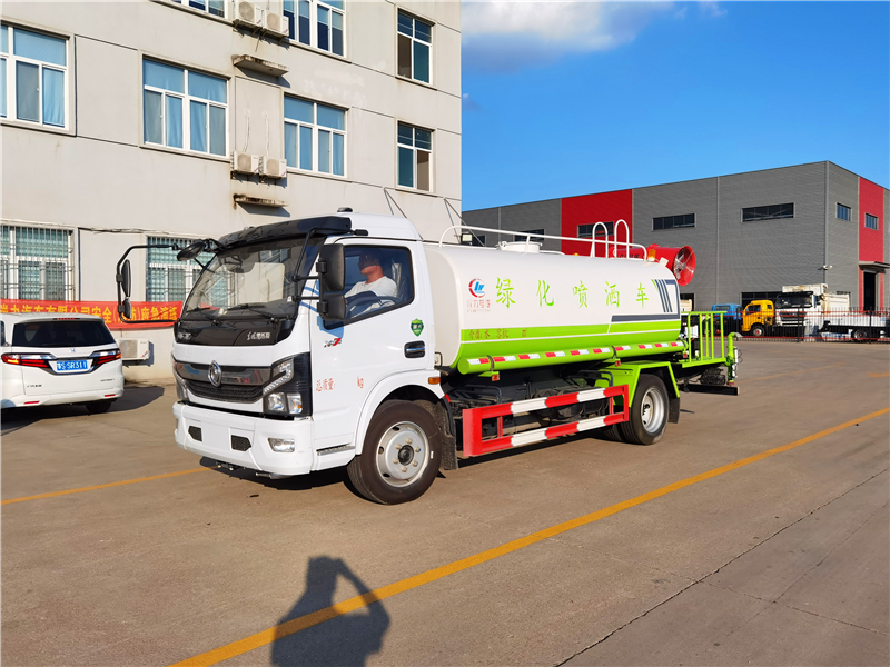 國(guó)六東風(fēng)凱普特9噸多功能綠化噴灑車